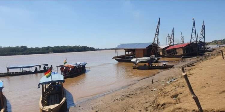 Indígenas presentan 14 pruebas documentales y 6 testificales que muestran que el 90% de la minería del oro es ilegal en el Madre de Dios