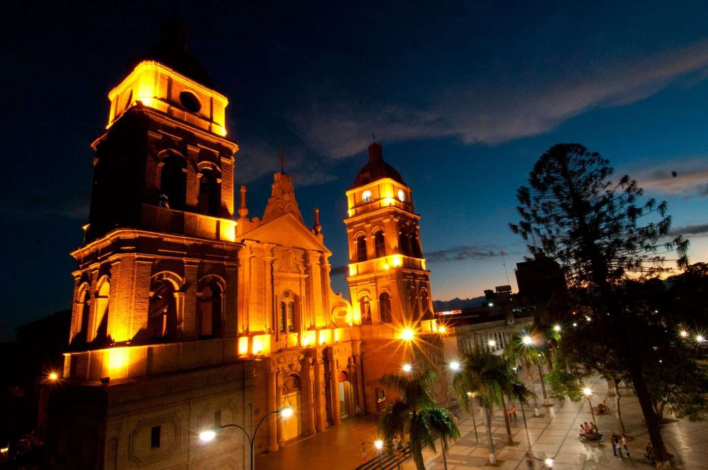 En el aniversario de Santa Cruz de la Sierra
