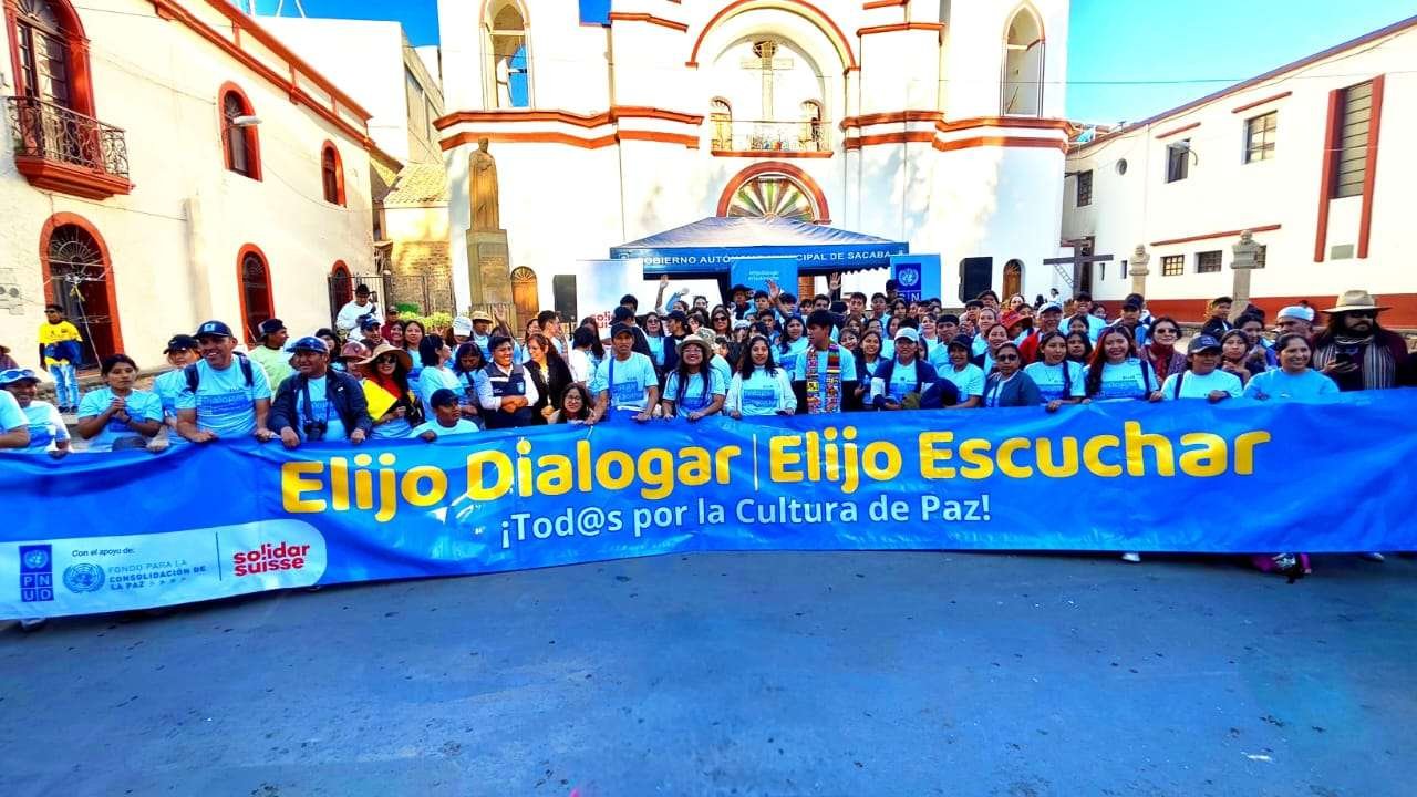 Comunicadores y Jóvenes de Bolivia se comprometen a promover la Convivencia Pacífica