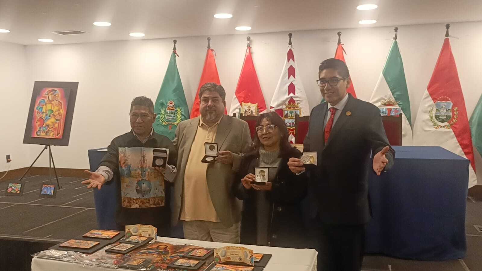 Presentan moneda del Bicentenario con el arte de Mamani Mamani, emblema de cosmovisión andina para el mundo