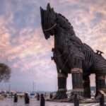 “Caminos del crimen” llega a los cines con un imperdible thriller protagonizado por Hemsworth, Ruffalo y Halle Berry