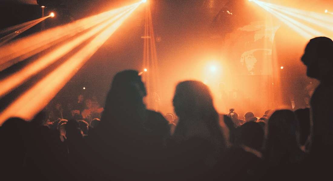 En Buchanan. Un viaje azul marino, brasileño y violeta