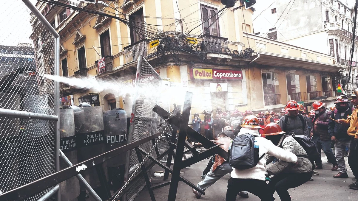 Distorsiones sobre el diálogo y la violencia