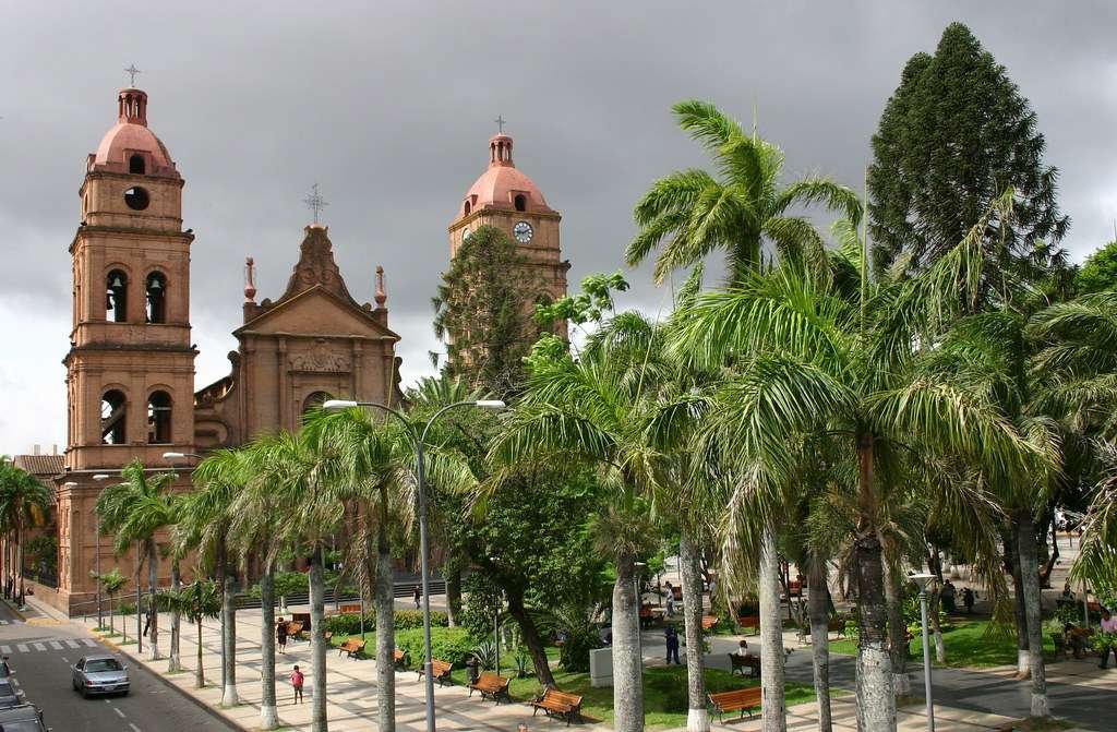 El dilema de la locomotora: Historia, economía y el costo de la identidad cruceña en Bolivia