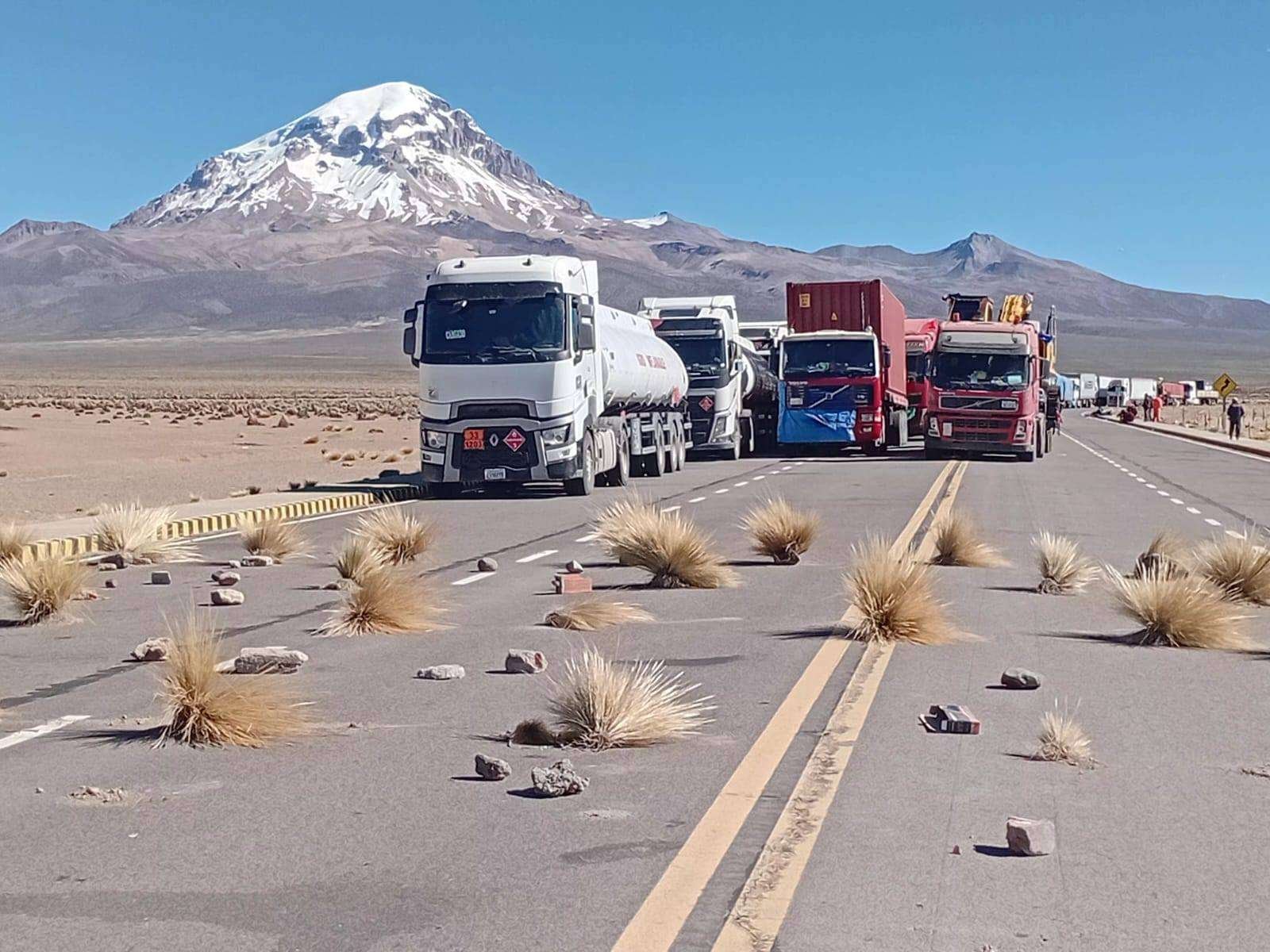 Bolivia: Un mes de bloqueos genera aproximadamente un 4% del PIB en pérdidas económicas