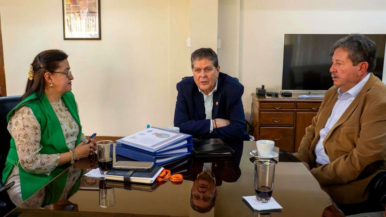 UMSA propone al Gobierno aumentar el etanol en la gasolina tras pruebas favorables y proyecta ahorro millonario